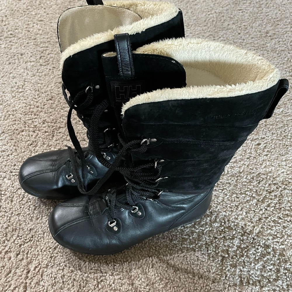 Helly Hansen Black Lace-Up Sherpa Winter Boots